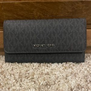 Michael Kors Jet Set Tri-Fold Wallet